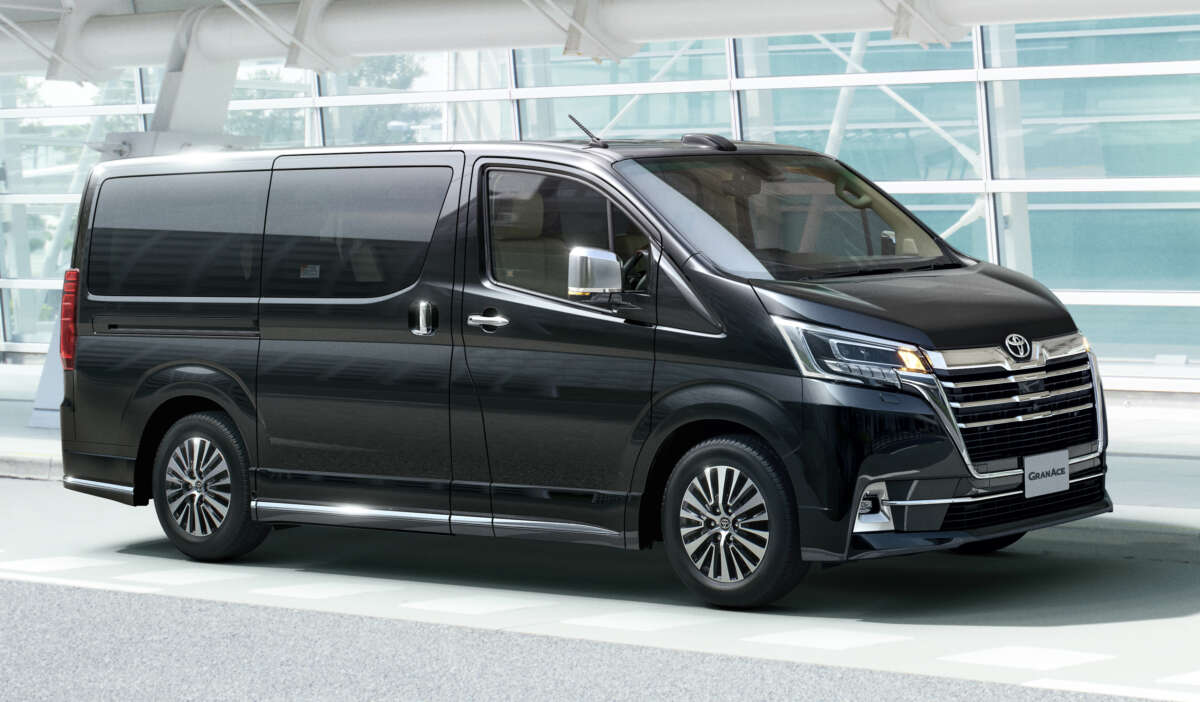 Toyota GranAce buyer's guide in Malaysia - The Car Enthusiasts